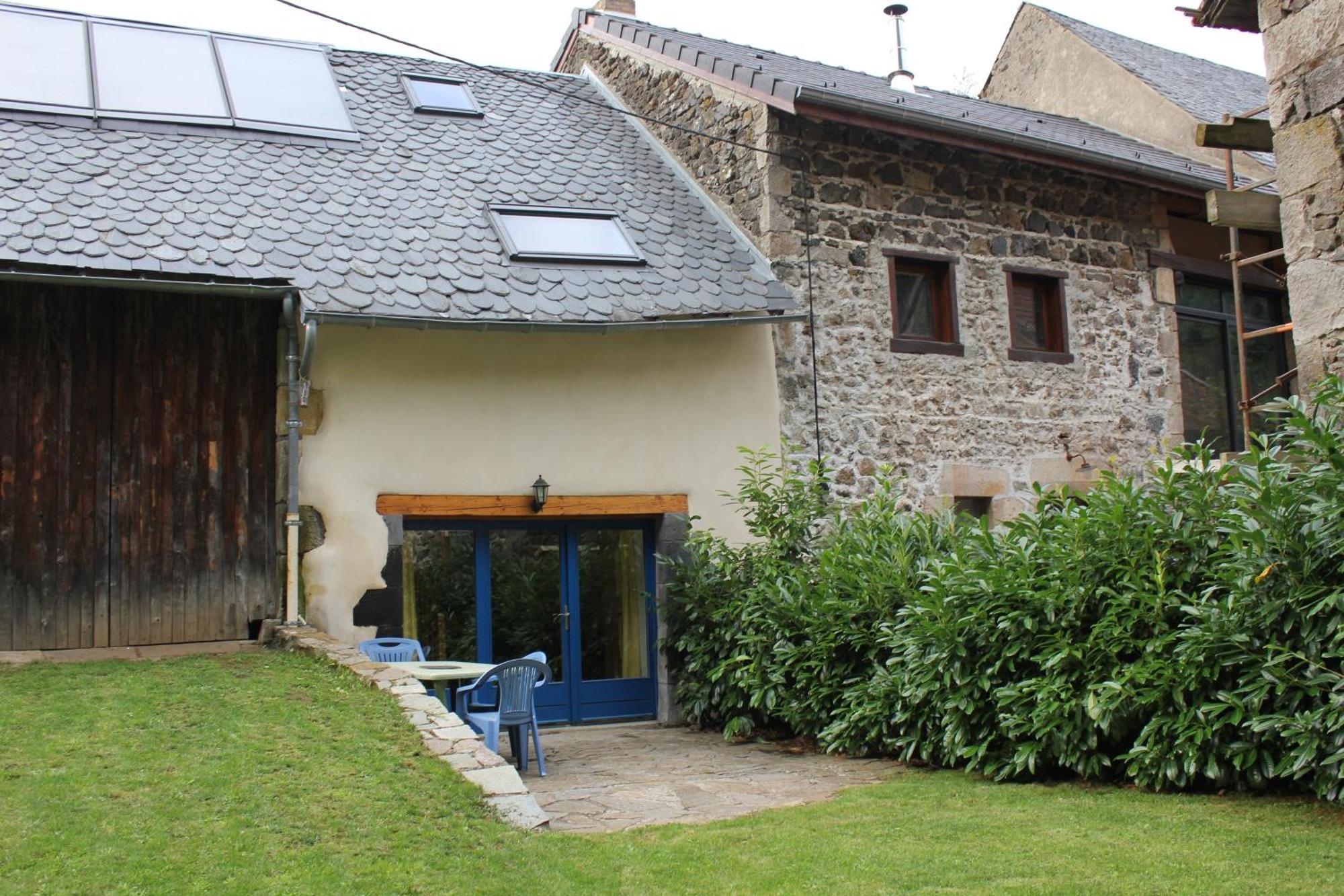Au Coeur Des Volcans D'Auvergne Ceyssat ภายนอก รูปภาพ